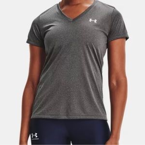 Under Armour Women’s workout top, Medium